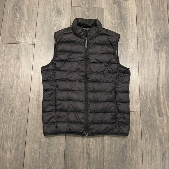 Uniqlo Ultra Light Black Down Vest Size XS - Picture 1 of 8